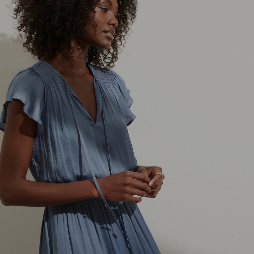 Banana Republic size 4 light blue dress